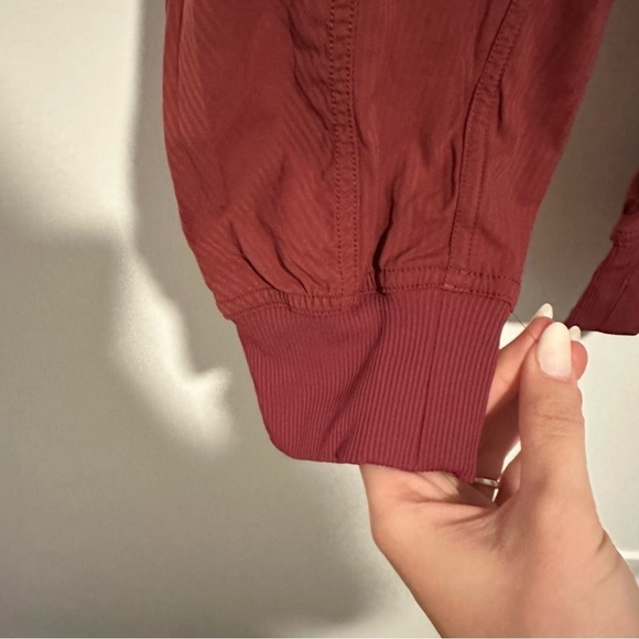Lululemon dance studio joggers in Savannah burgundy - Picture 11 of 12